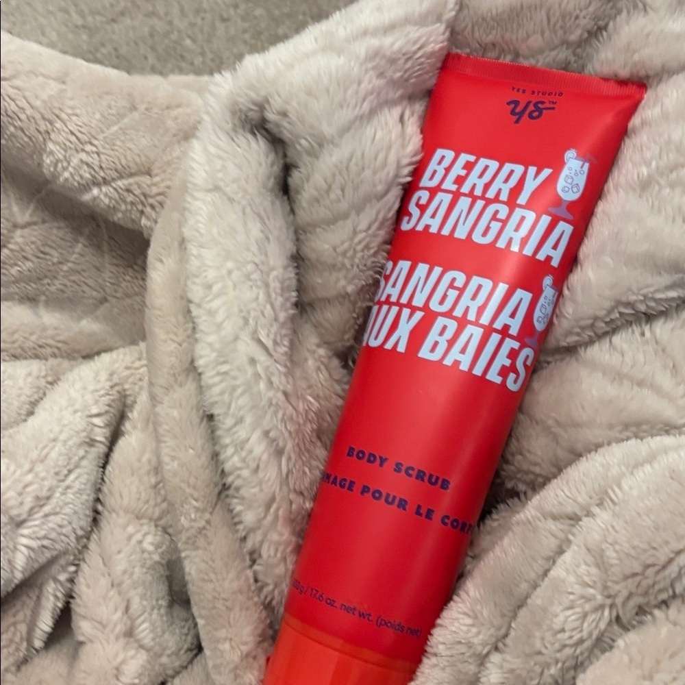 YS Berry Sangria Body Scrub - Vibrant Red